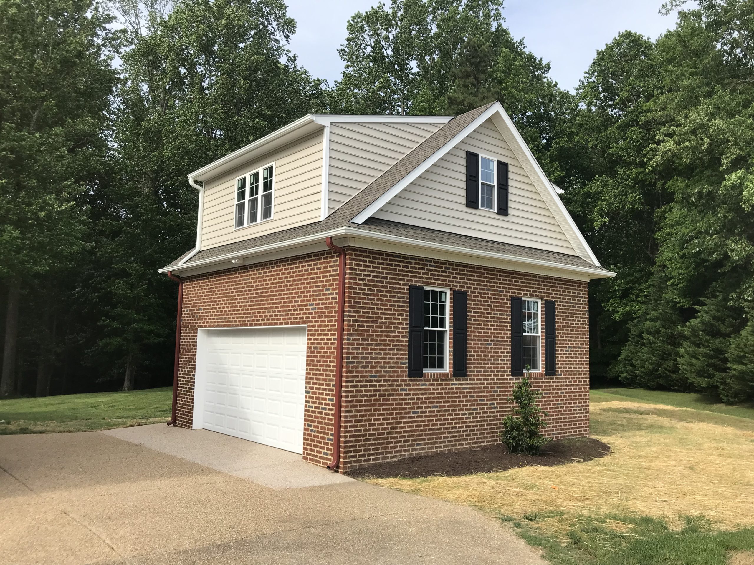 home full front porch in Ashland, VA | BNH Builders